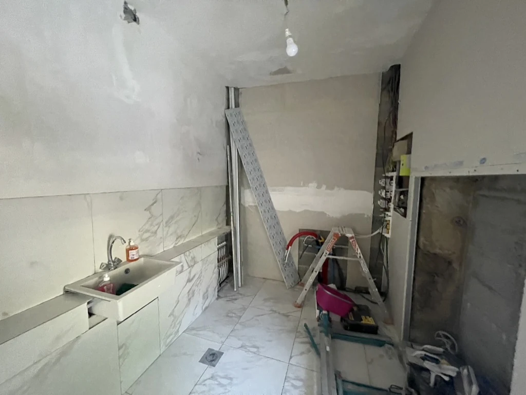 Travaux intérieurs autour de l’escalier